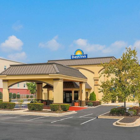Days Inn By Wyndham Newark Wilmington Bagian luar foto