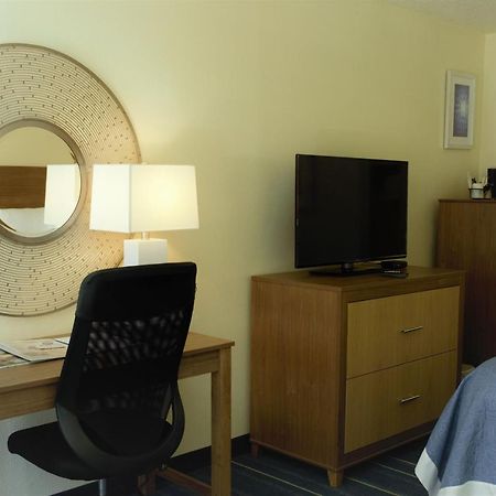 Days Inn By Wyndham Newark Wilmington Bagian luar foto