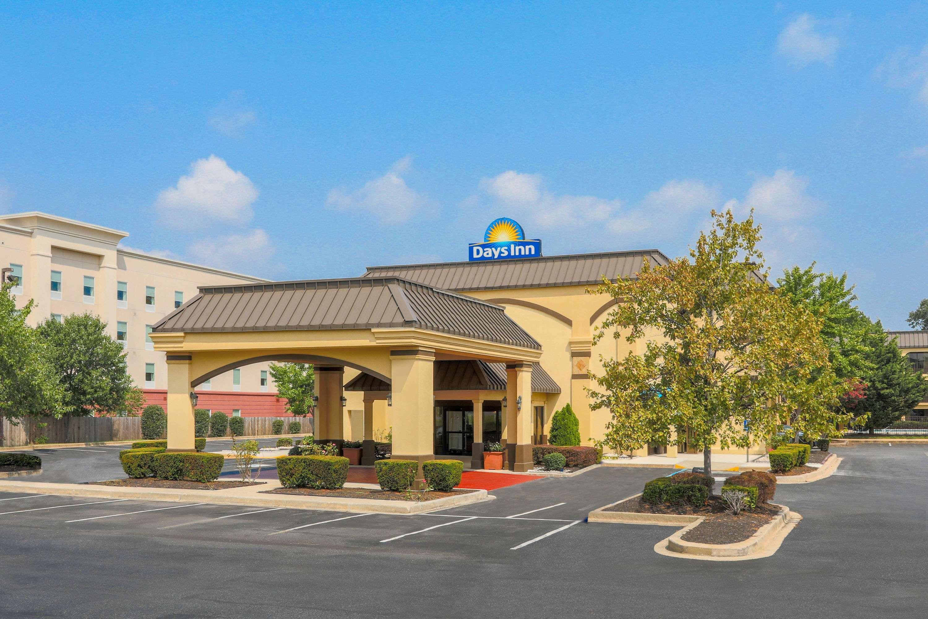 Days Inn By Wyndham Newark Wilmington Bagian luar foto